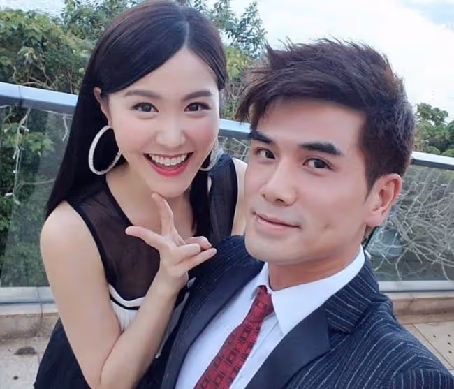 唐詩詠被曝戀上44歲男星,親自開跑車接載對方,男方渴望結婚生娃