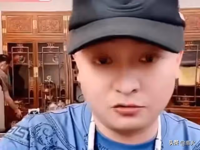 八卦祖師爺二子爺開皮,網紅都得難受好幾天。網友:二寶寶真可愛