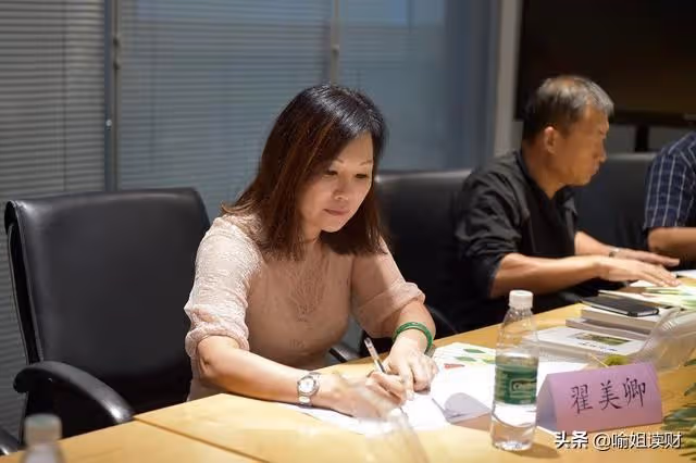 洗碗工出身,如今身價百億?親家資產千億,兒媳美貌不輸女明星