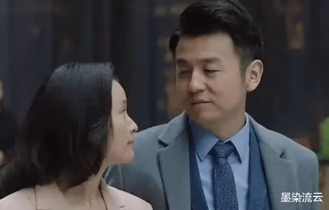 賈乃亮雷佳音先後發布動態,注意力放在了兩人的腳上,兩人太會玩了