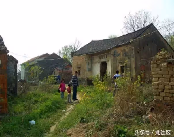 小姑子結婚隨禮兩萬,回門時給我們一個紅包,打開後我後悔不已 EZGOE