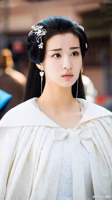 她因出演《將軍在上》走紅,如今兩部新劇開播,再不大火實在可惜