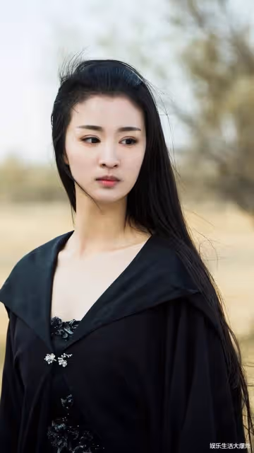 她因出演《將軍在上》走紅,如今兩部新劇開播,再不大火實在可惜