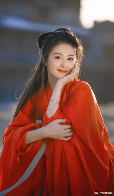 她因出演《將軍在上》走紅,如今兩部新劇開播,再不大火實在可惜