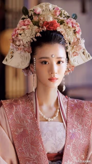 她因出演《將軍在上》走紅,如今兩部新劇開播,再不大火實在可惜
