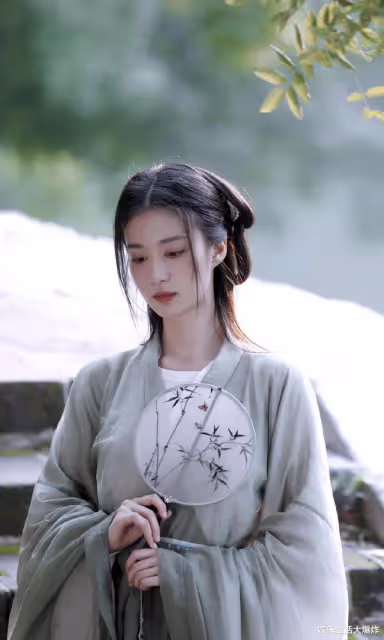 她因出演《將軍在上》走紅,如今兩部新劇開播,再不大火實在可惜