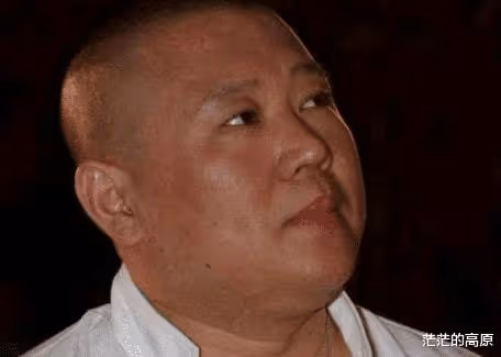 于謙郭德綱合作商演,就算只分到10萬也非常的平衡,不嫉妒。