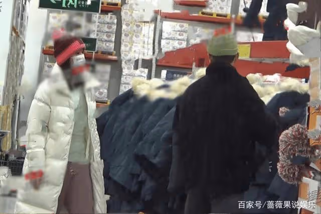 蒲巴甲新戀情疑曝光,被女友牽手逛超市,曾向梁潔徐冬冬求過婚