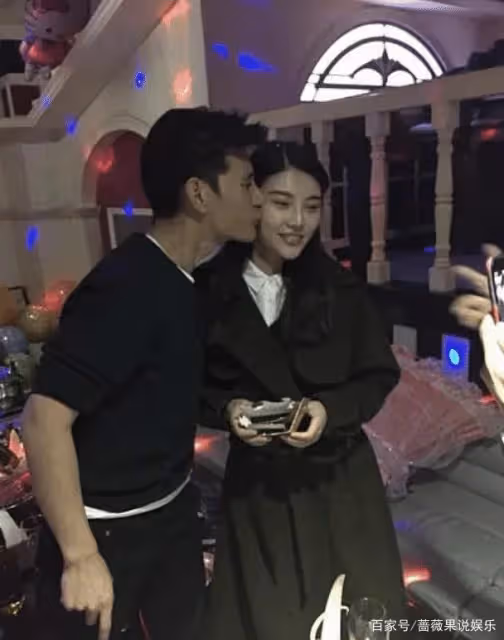 蒲巴甲新戀情疑曝光,被女友牽手逛超市,曾向梁潔徐冬冬求過婚