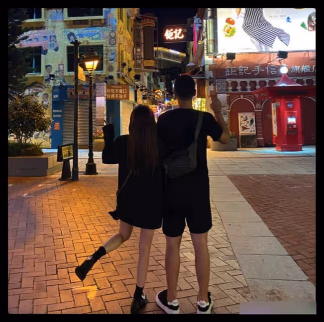 美女網紅官宣結婚,與丈夫相戀不到半年,男方曾拿百萬元彩禮提親