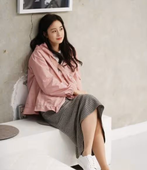 全智賢炫腹曬少女味,金泰希扁嘴賣萌,李多海再變臉:新年新面貌。