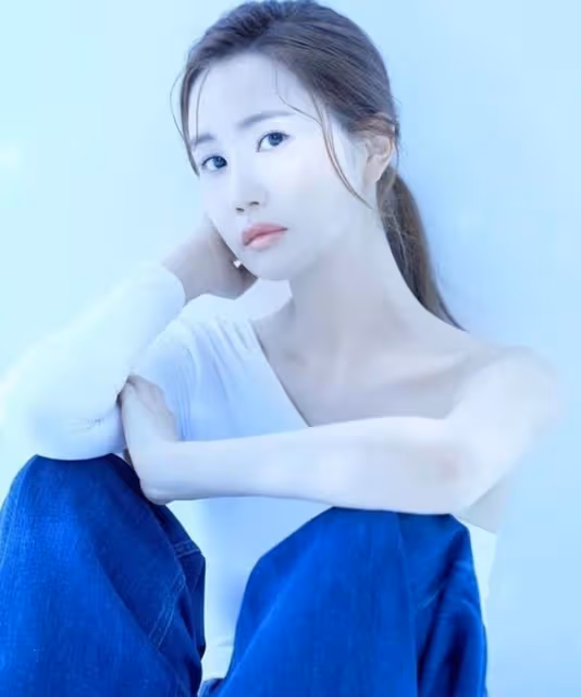 全智賢炫腹曬少女味,金泰希扁嘴賣萌,李多海再變臉:新年新面貌。