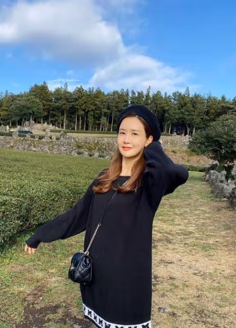 全智賢炫腹曬少女味,金泰希扁嘴賣萌,李多海再變臉:新年新面貌。