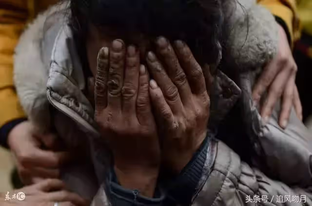 父親意外過世後母親便改嫁沒再回來,我恨她20年,奶奶臨終前卻說出隱藏多年的秘密