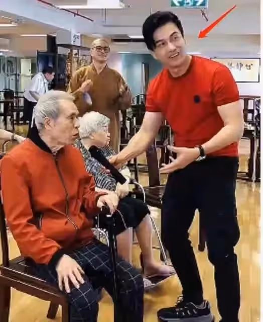 不老男神呂良偉，娶3任妻子，尋根問祖多年終於在湛江找到了鄉親