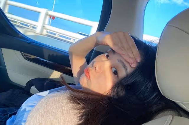 譚松韻:最是青春少女心,因卡點20220222發文失敗心情失落嘟嘟嘴
