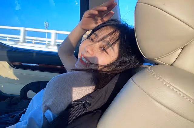 譚松韻:最是青春少女心,因卡點20220222發文失敗心情失落嘟嘟嘴
