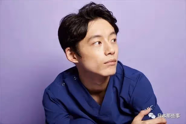 他算對得起事務所力捧嗎?