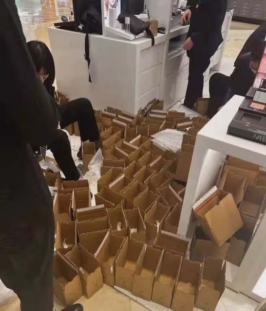 「小飛俠」曬圖,包裹堆成山!《TheStar》稱肖戰「巨星」