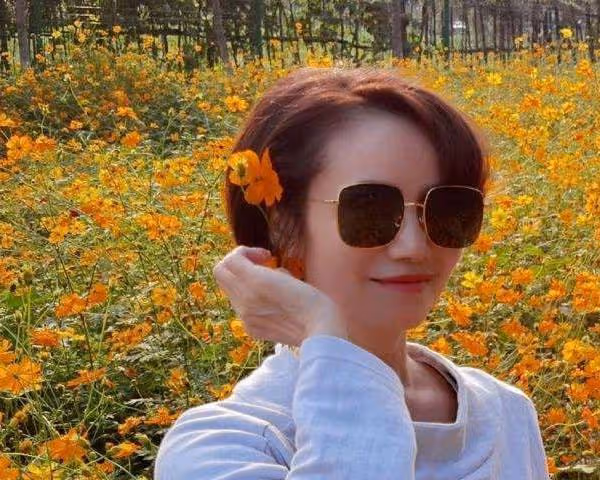 央視女主播徐俐:離婚後獨自撫養孩子,再婚後兒子的舉動讓她淚目