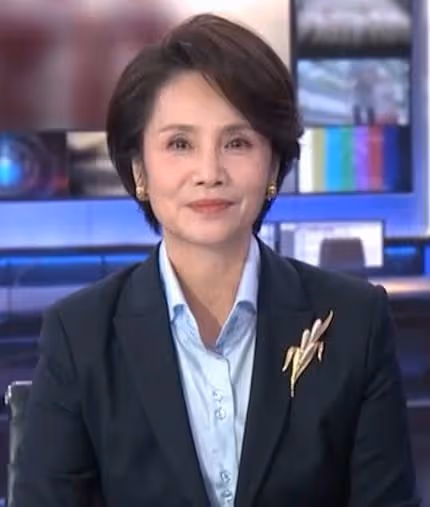 央視女主播徐俐:離婚後獨自撫養孩子,再婚後兒子的舉動讓她淚目
