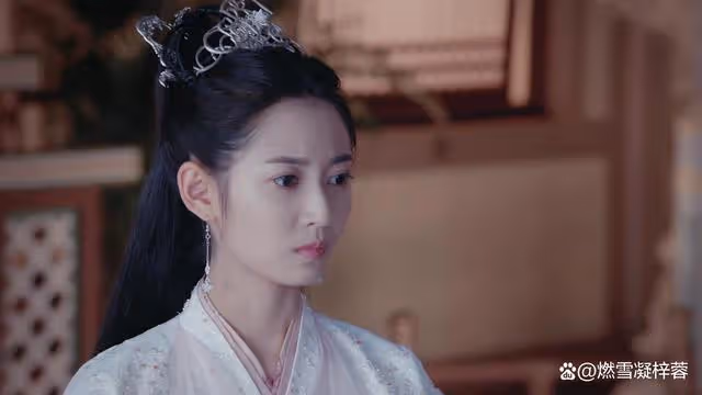 迪麗熱巴中分,程瀟劉海,陳鈺琪額頭,藝人演角色還是角色演明星