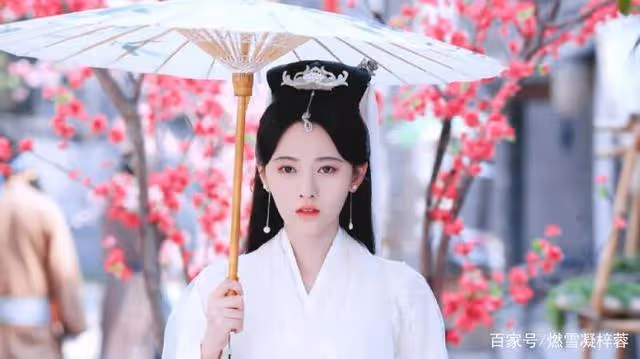 迪麗熱巴中分,程瀟劉海,陳鈺琪額頭,藝人演角色還是角色演明星