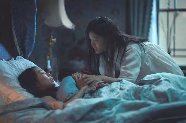 《下女的誘惑》橫掃各大獎!金泰梨與金敏喜多場性愛裸體