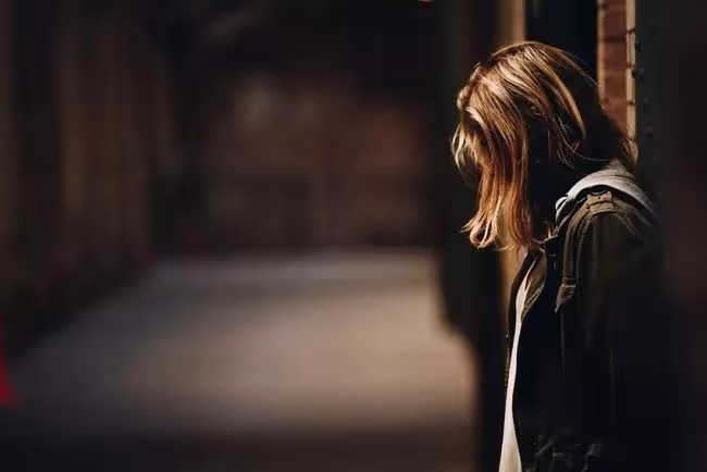昔日的「清純玉女」，如今給35歲男星當媽：離婚9年後，董潔怎麼變這樣了?