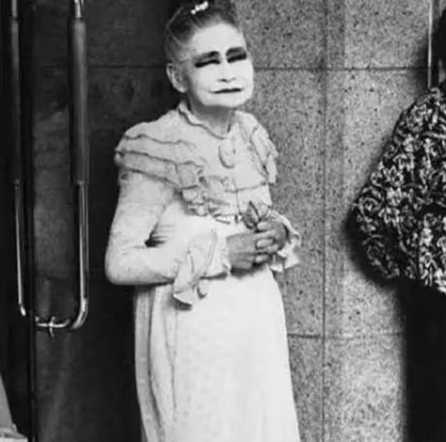 她是日本著名的「風塵女」,站了60年的街,背後的愛情悲劇太感人