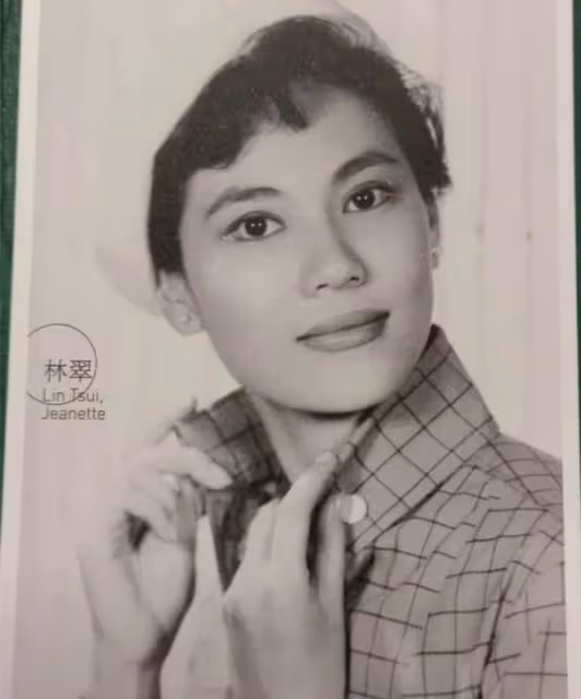 王馨平曬照悼念亡母林翠,訴說對其思念之情,爸爸王羽已中風多年