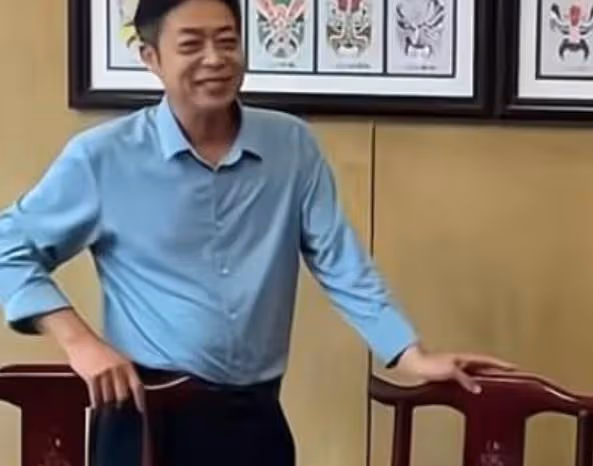 田靜弟弟辦大婚，老杜粉絲卻放哀樂，杜粉舉報姚爸沒做核酸遭打臉