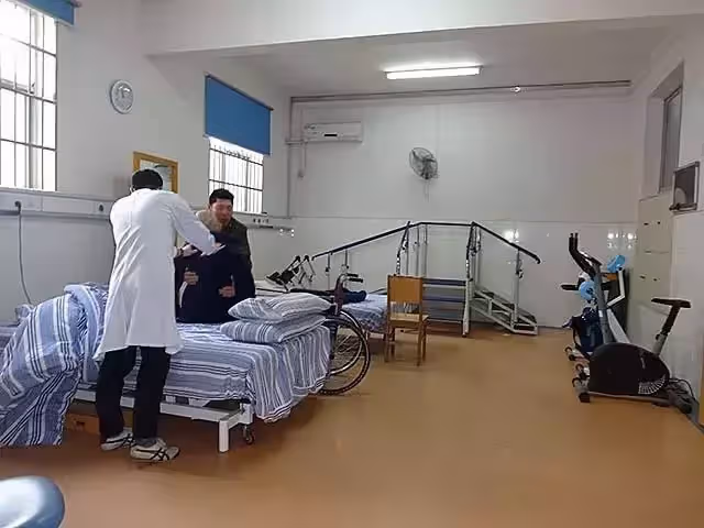 比血緣還親!大伯遇難終生臥床「弟媳留守照顧12年」 全家感動「沒有她活不成」善行傳為佳話