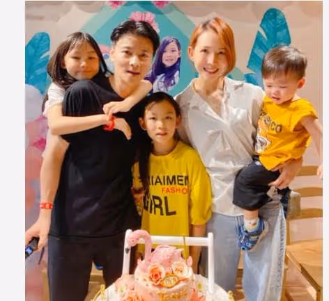 蔡少芬慶祝兩歲兒子生日，生日照片曝光，模子和張晉簡直如出一轍