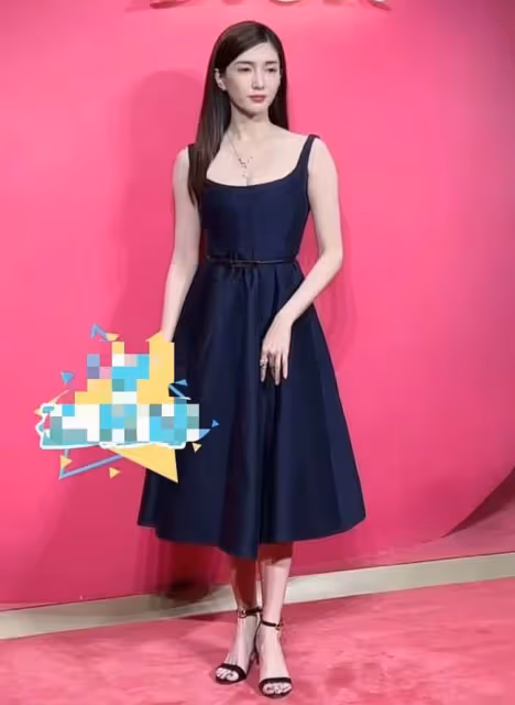 眾女星參加品牌活動：楊采鈺秀曼妙身材，江疏影滿身是鑽顯富貴