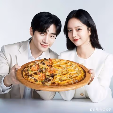 李俊昊李惠利成為披薩新代言人，網友：給我他們的盒子吧