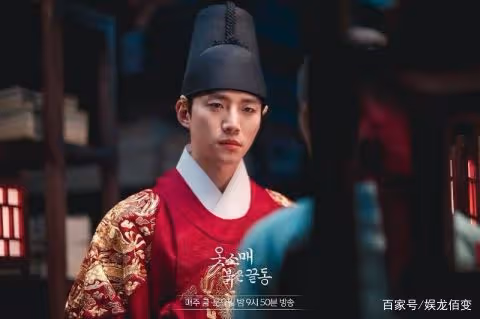 李俊昊李惠利成為披薩新代言人，網友：給我他們的盒子吧