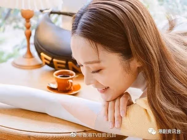 李佳芯新LOOK亮相!唐詩詠等愛兩個Q缺一不可