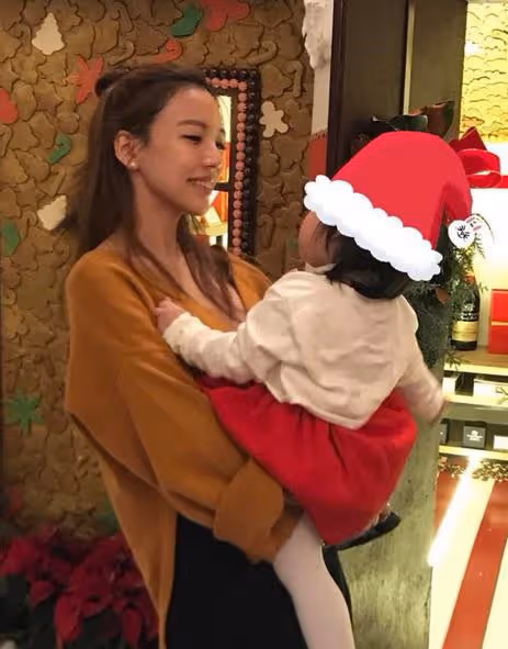 李靚蕾的經歷,給女性提個醒:見好就收,才是最體面的分手方式