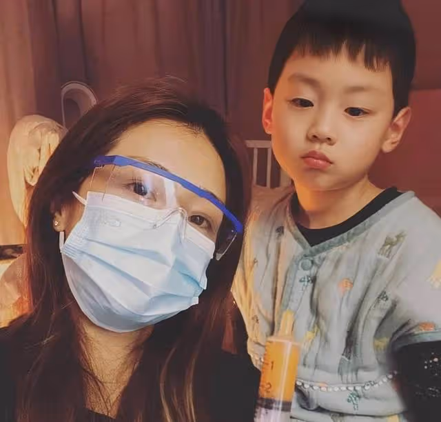 又一位香港知名女星初步確診!被兒子傳染,一家人正在自行隔離