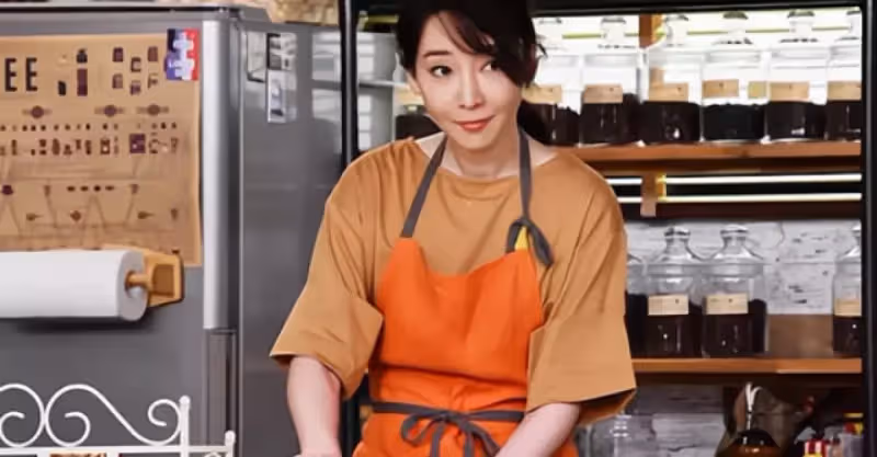 凌晨3點，閨蜜發一條酒店自拍朋友圈，我給夜班老公發消息：離婚
