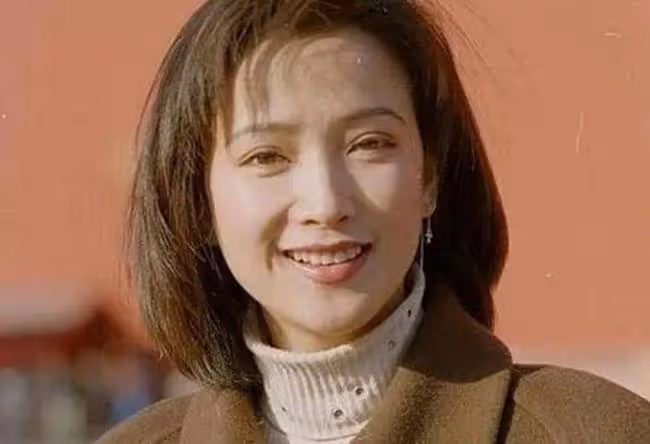 甩掉劉威,插足許亞軍婚姻的何晴,在患上腦瘤後如今怎樣了?