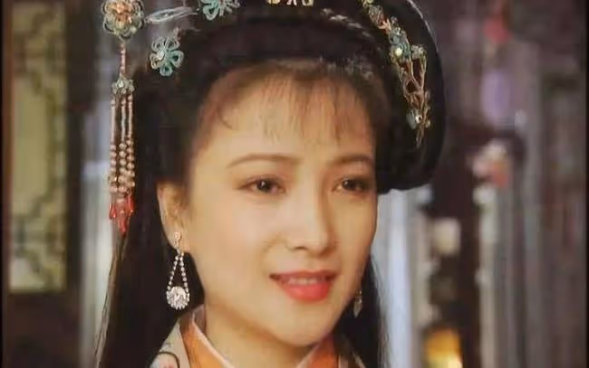 甩掉劉威,插足許亞軍婚姻的何晴,在患上腦瘤後如今怎樣了?