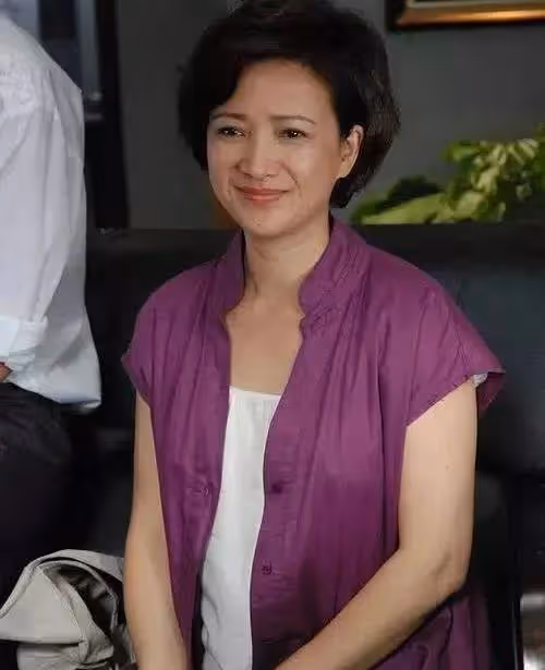 甩掉劉威,插足許亞軍婚姻的何晴,在患上腦瘤後如今怎樣了?