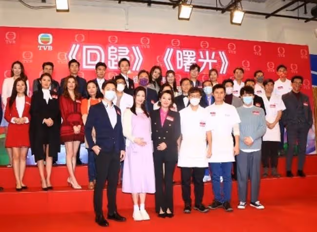 旗下員工接連確診，TVB宣布所有劇組停工，馬國明陳豪等受影響