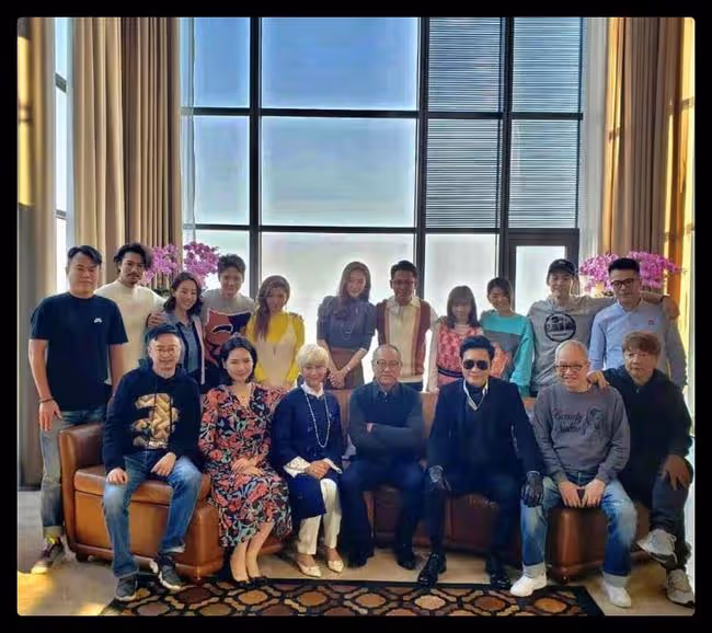 70歲港星坦言北上拍戲待遇好,稱片酬高才接戲,曾為TVB效力22年