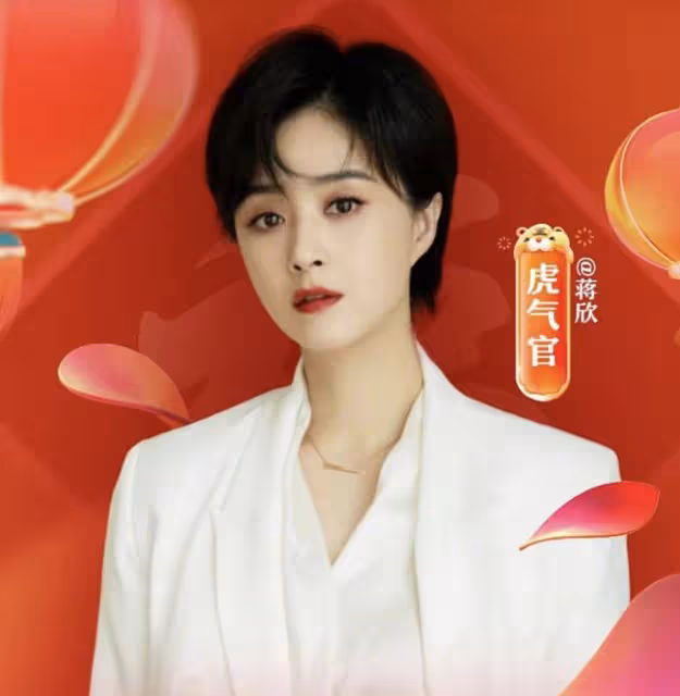 baby離婚後忙帶娃,陪小海綿逛街看電影,素顏出鏡黑眼圈難掩憔悴
