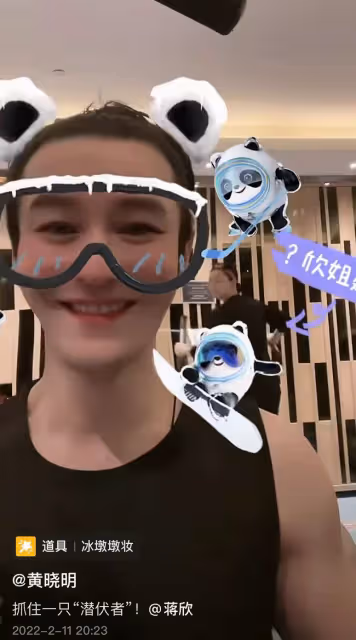 baby離婚後忙帶娃,陪小海綿逛街看電影,素顏出鏡黑眼圈難掩憔悴