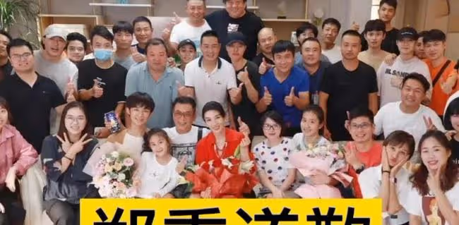 明道這一怒,女孩媽媽開心自曝接兩百萬廣告,這是要學小小彬的爹?