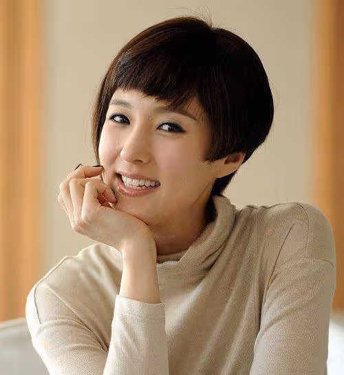 她曾是大眾女神,26歲結婚生子卻婚後11年離婚,現在生活簡單快樂